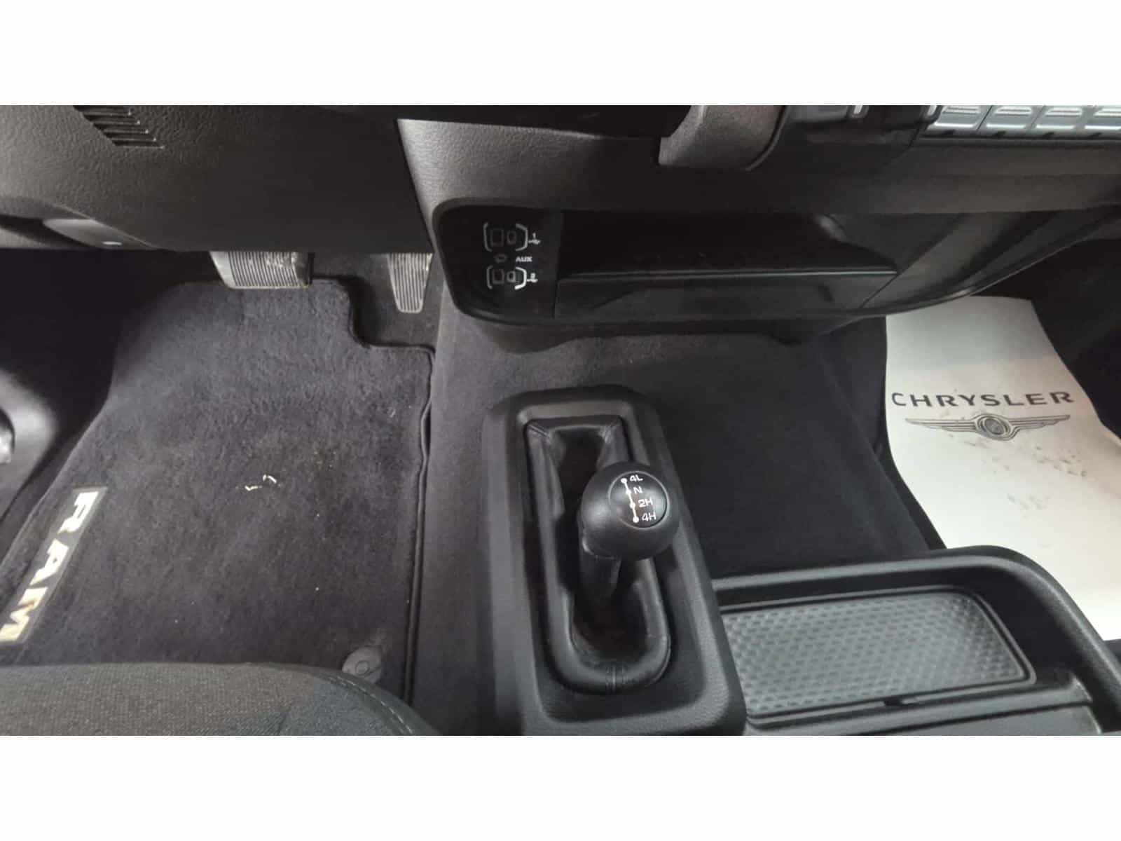 Image 13 RAM 3500 Tradesman 2024