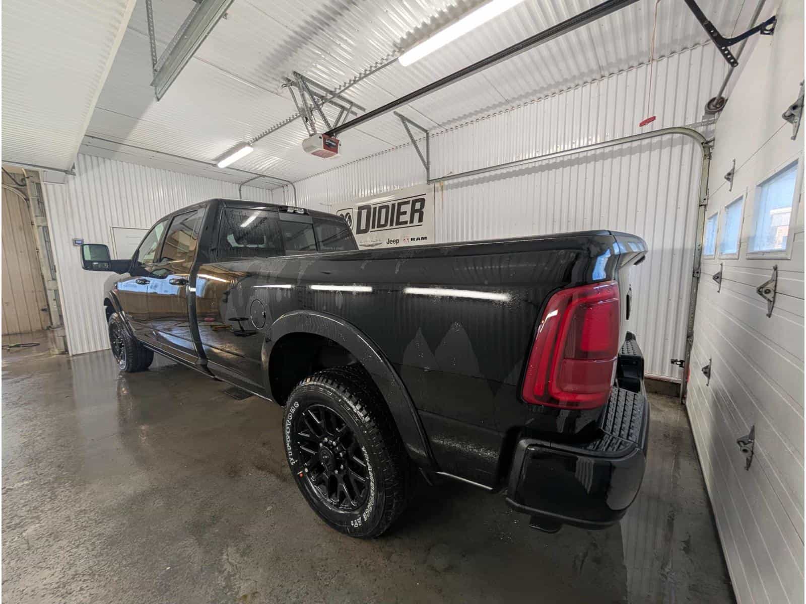 2025 RAM 2500 Limited - Image 3