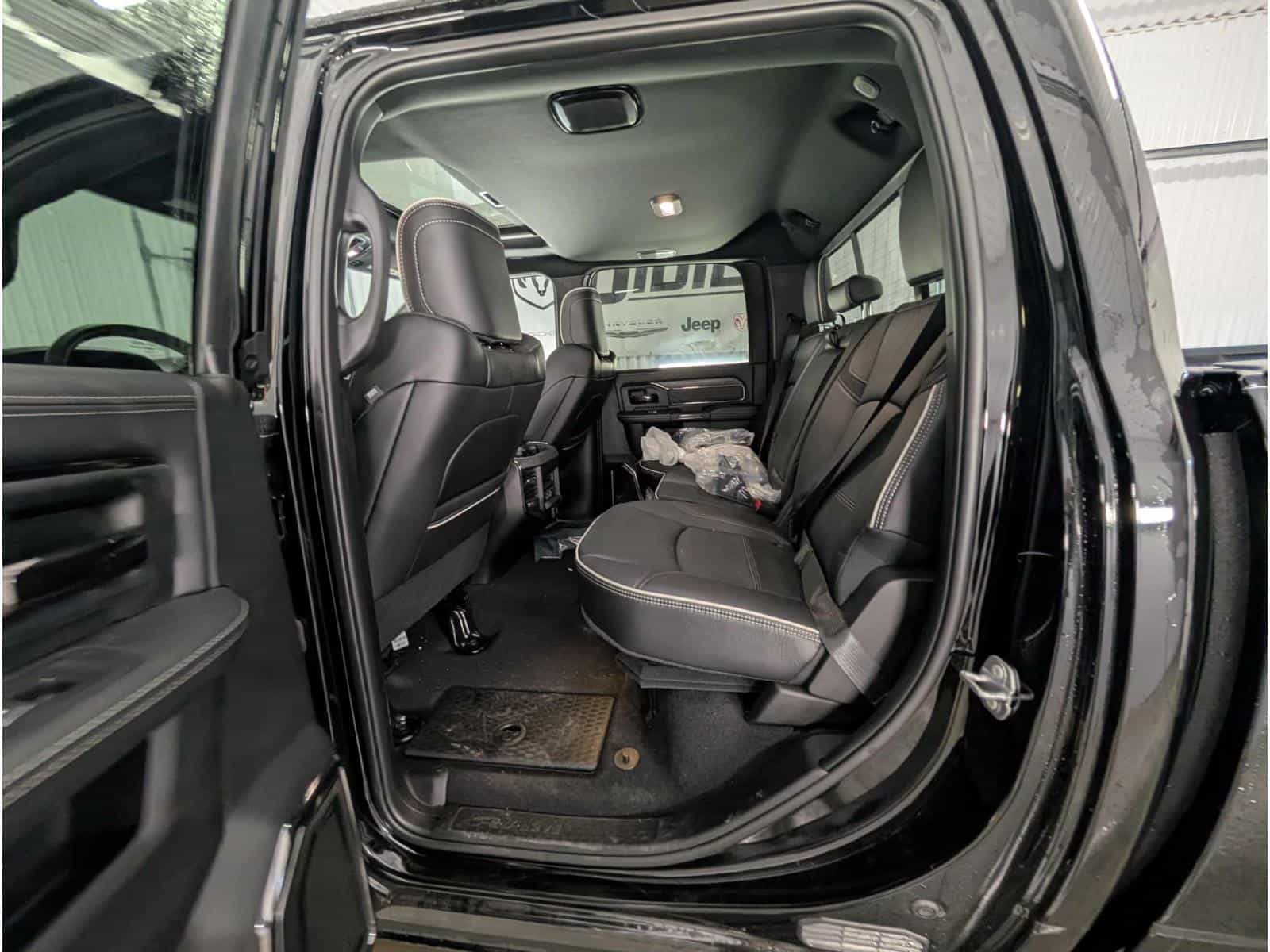 2025 RAM 2500 Limited - Image 11