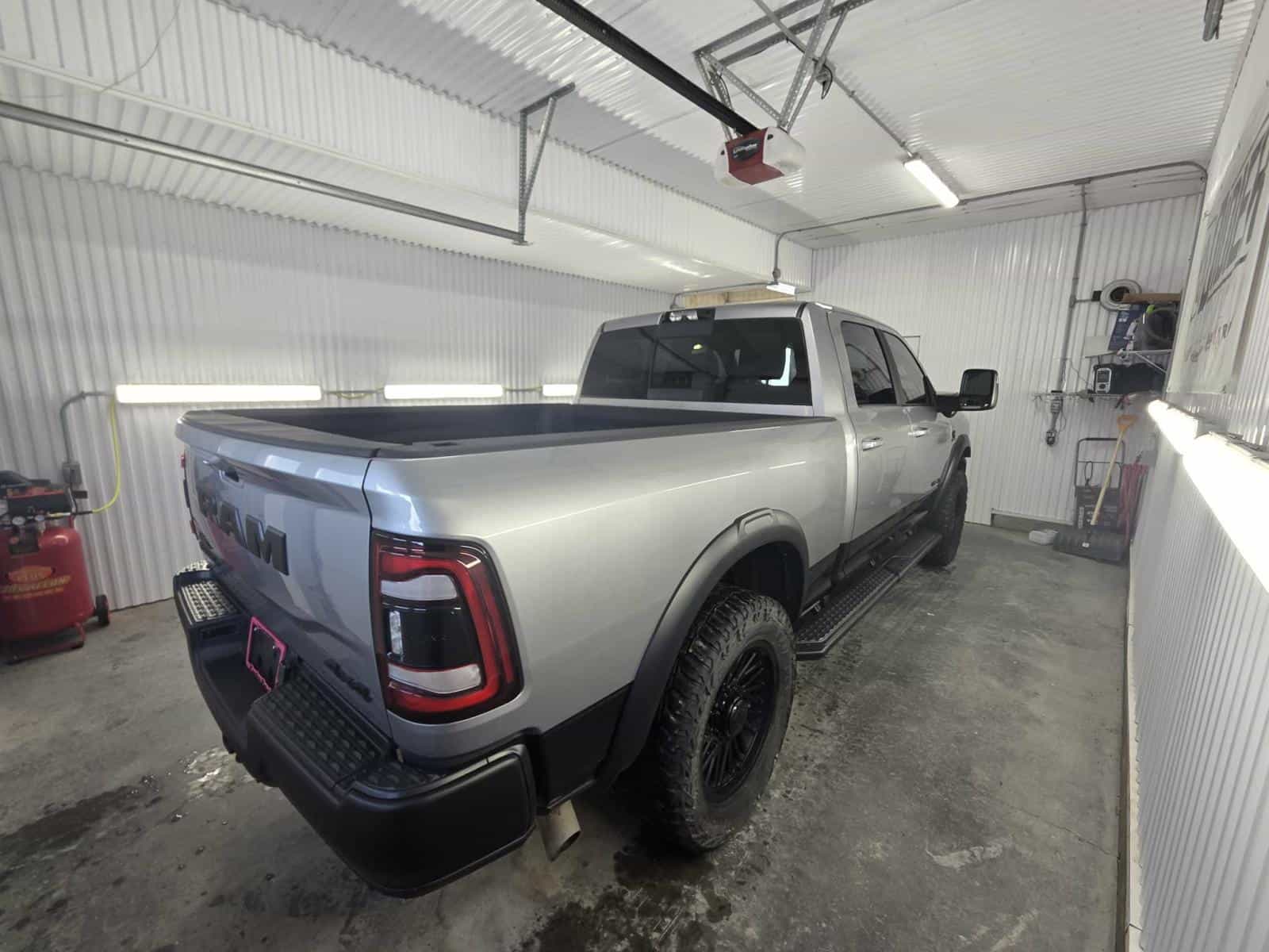 Image 5 RAM 2500 Powerwagon Rebel 2024