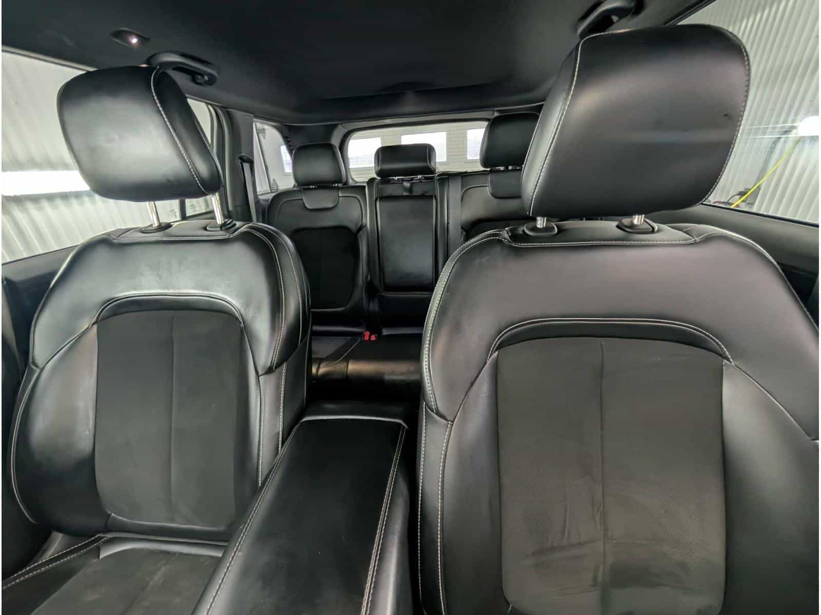 2023 Jeep Grand Cherokee Altitude - Image 8