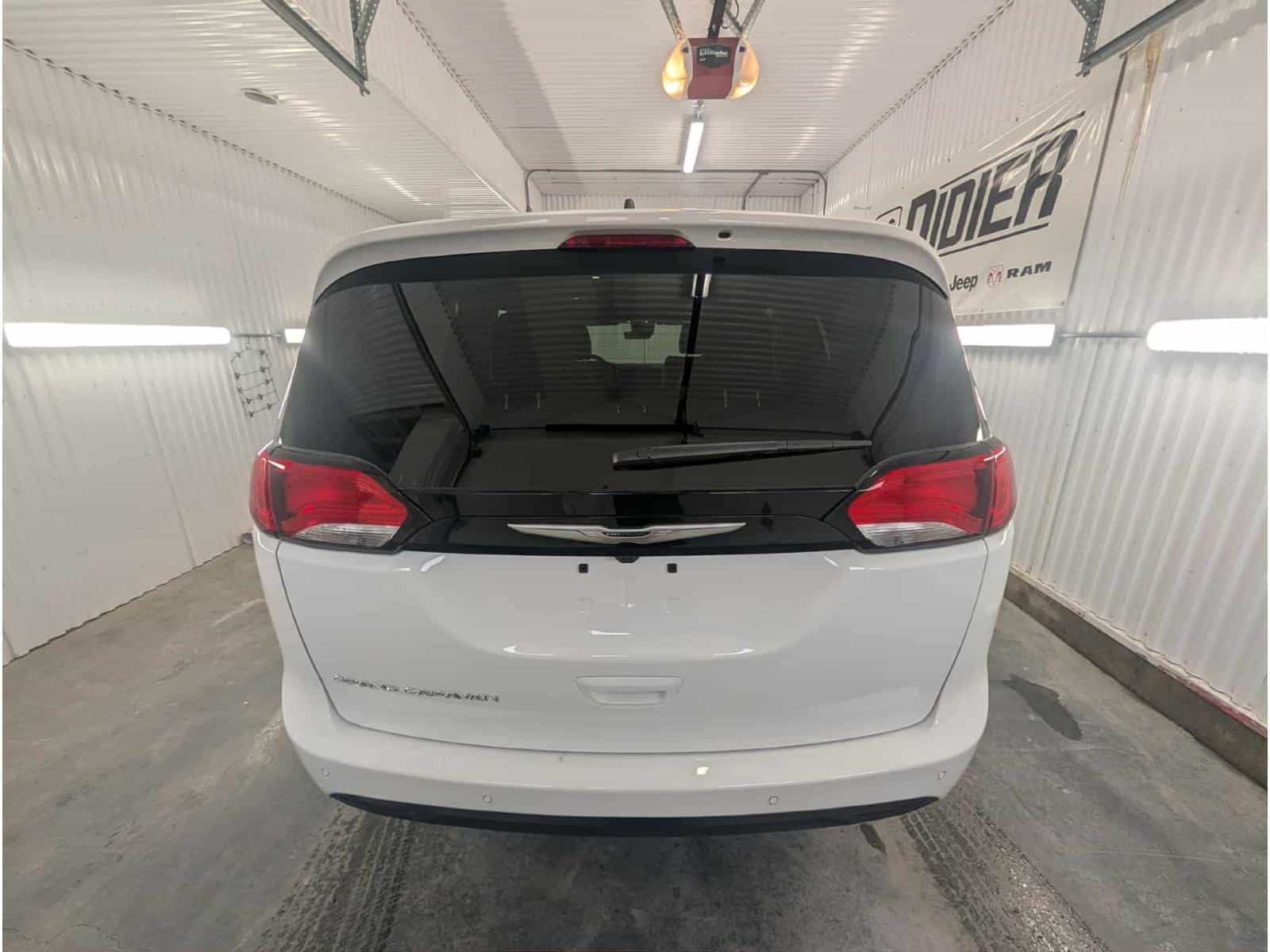 2026 Chrysler Grand Caravan SXT - Image 5