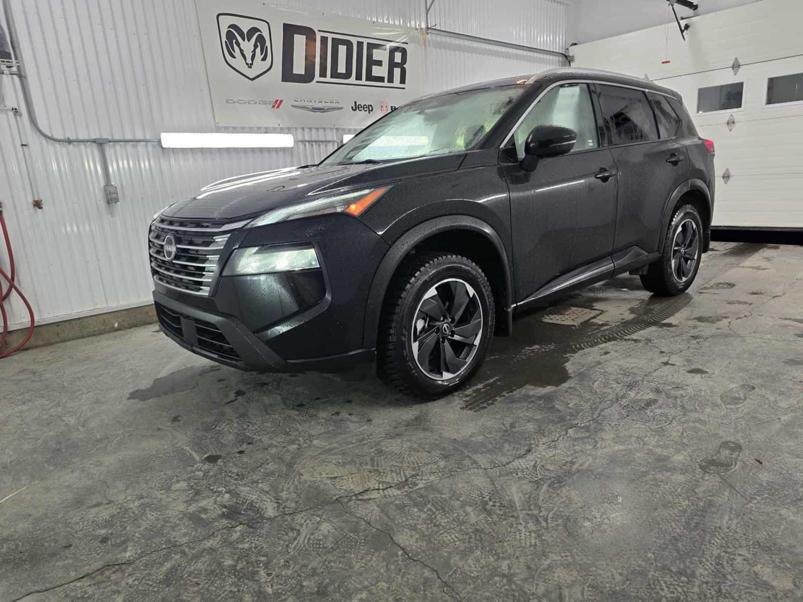 Image 1 Nissan Rogue SV Moonroof 2024