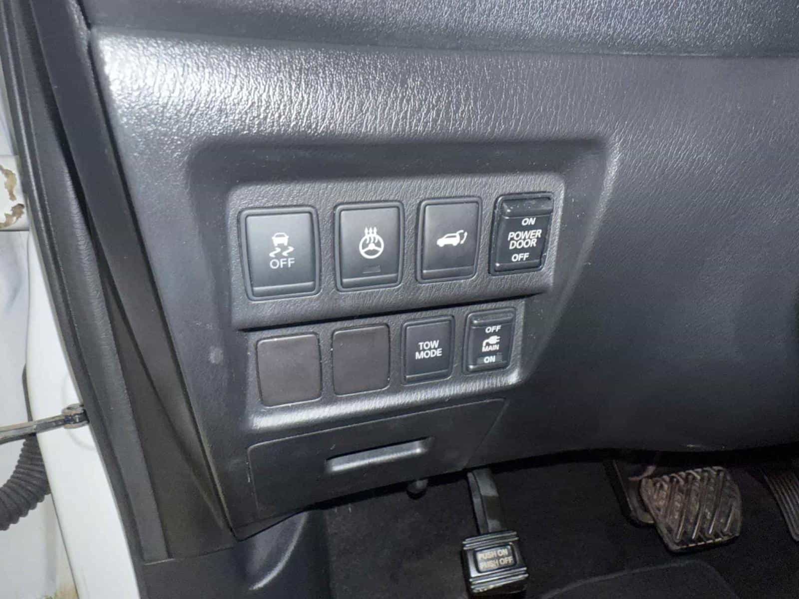 2014 Nissan Pathfinder Platinum - Image 8