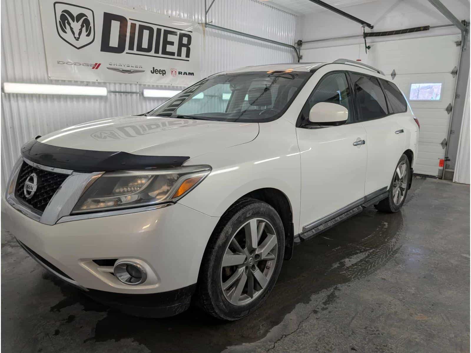2014 Nissan Pathfinder Platinum - Image 1