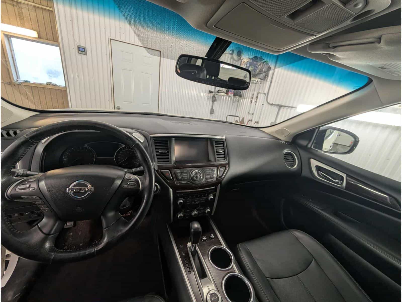 2014 Nissan Pathfinder Platinum - Image 9