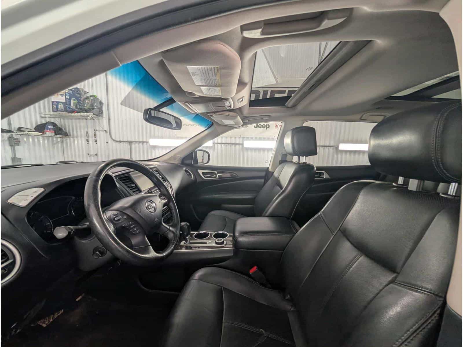 2014 Nissan Pathfinder Platinum - Image 13