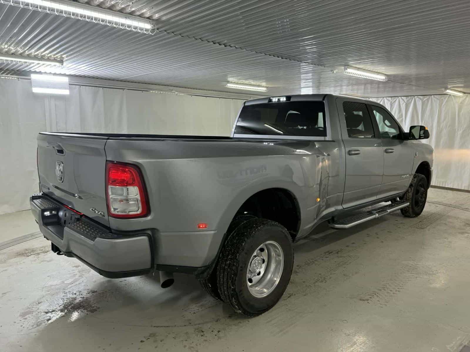 Image 6 RAM 3500 Big Horn 2021