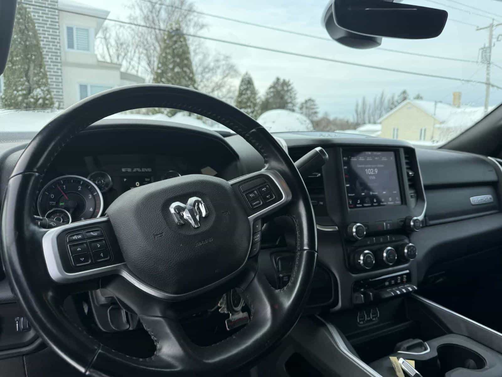 Image 13 RAM 3500 Big Horn 2021