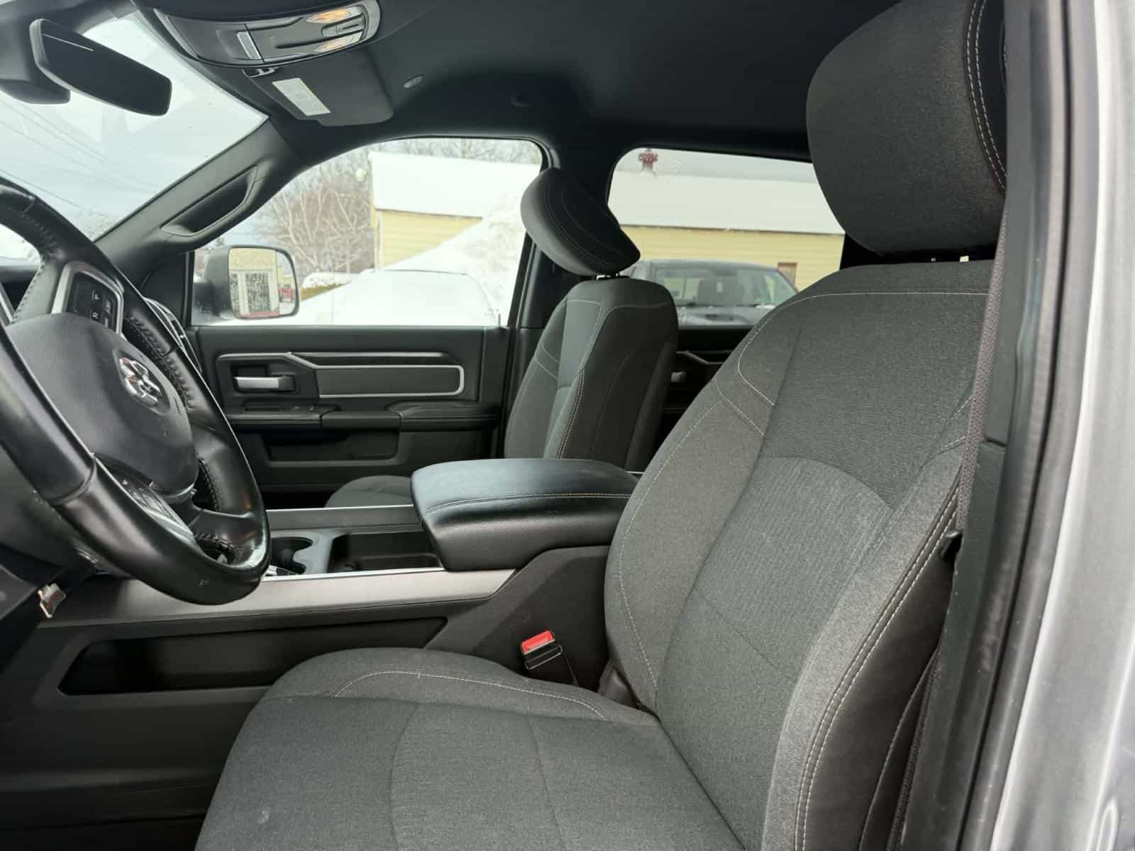 Image 15 RAM 3500 Big Horn 2021