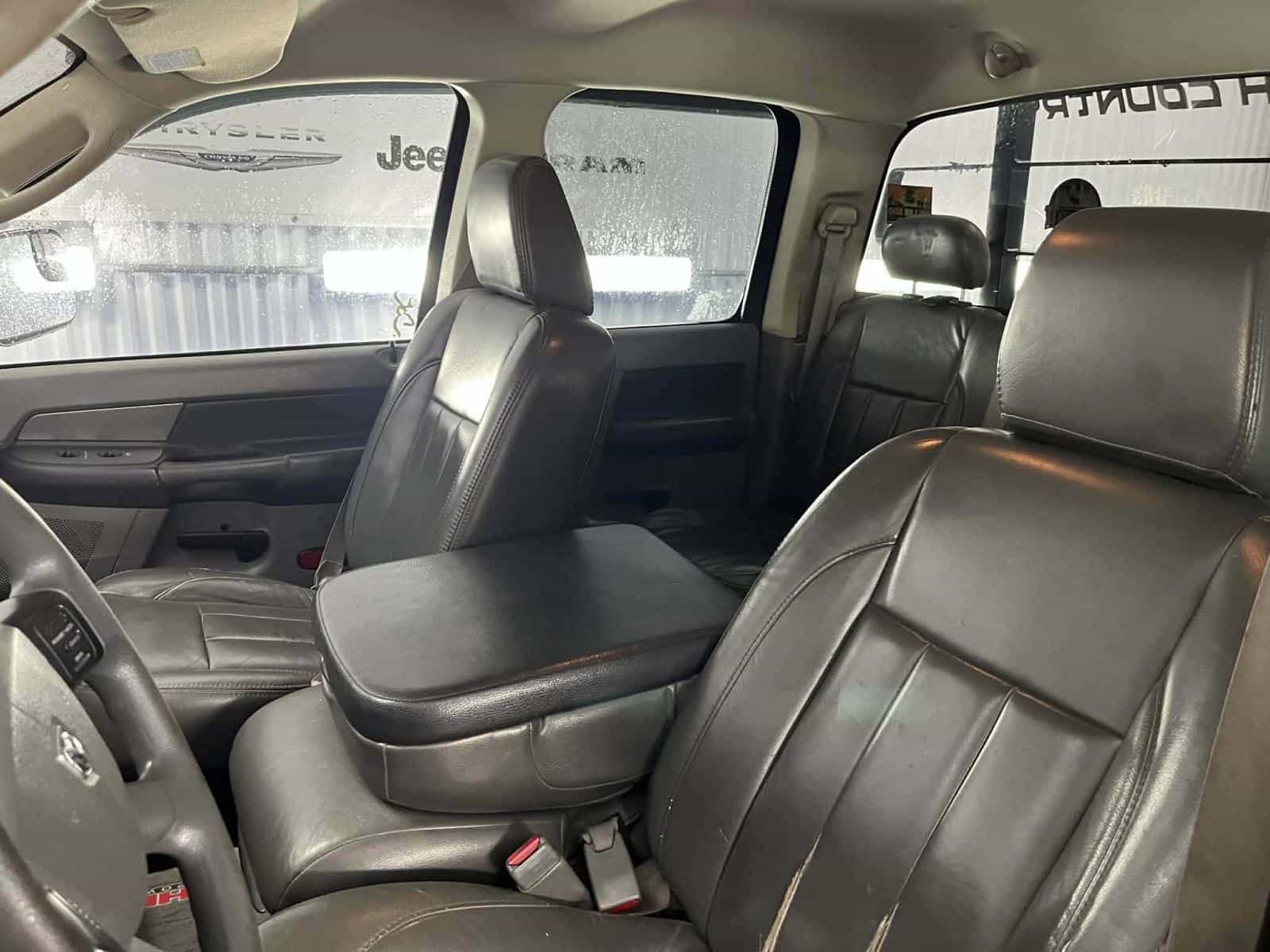 2007 Dodge Ram ST - Image 7