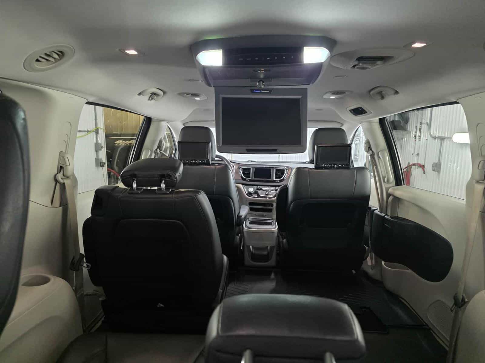 Image 15 Chrysler Pacificat Touring L 2017