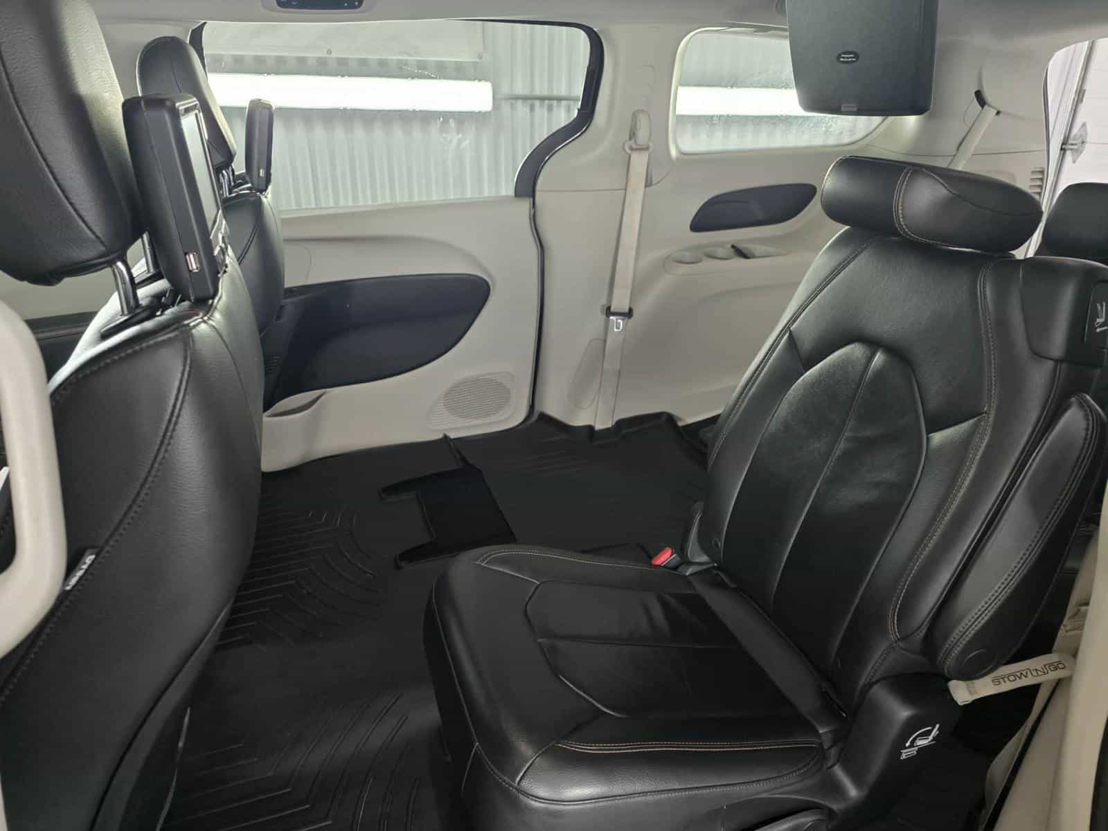 Image 12 Chrysler Pacificat Touring L 2017