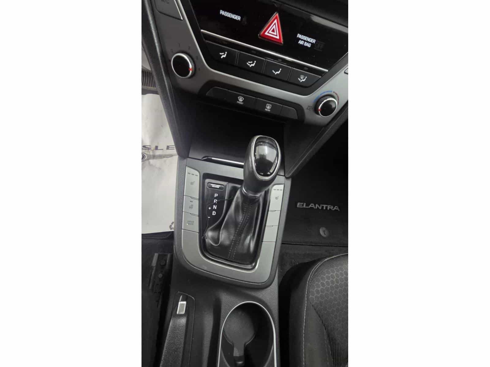 Image 8 Hyundai Elentra 2017