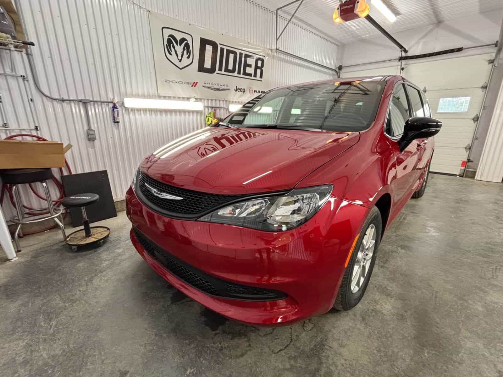 2026 Chrysler Grand Caravan SXT - Image 1