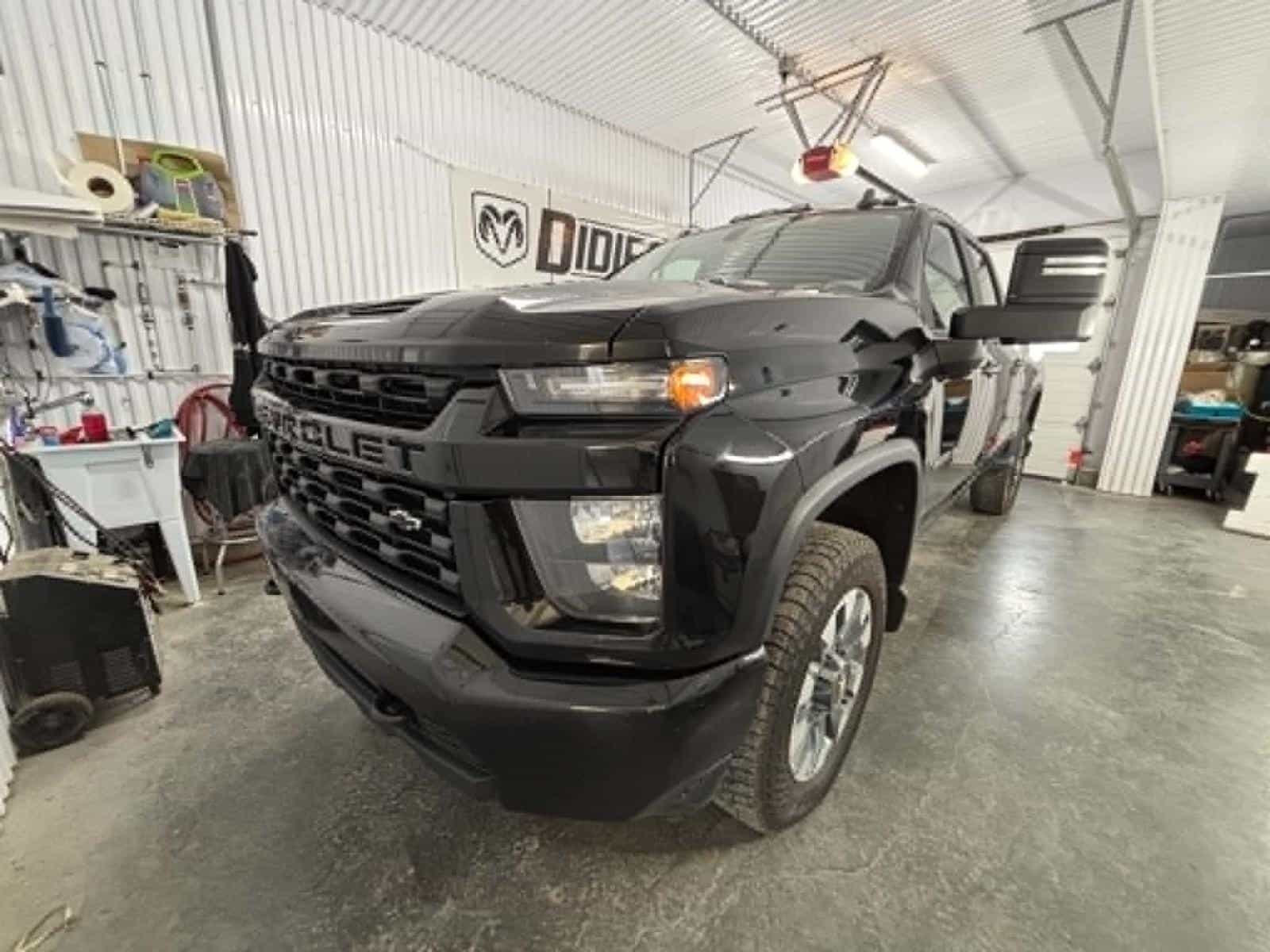Image 1 Chevrolet Silverado Custom 2023