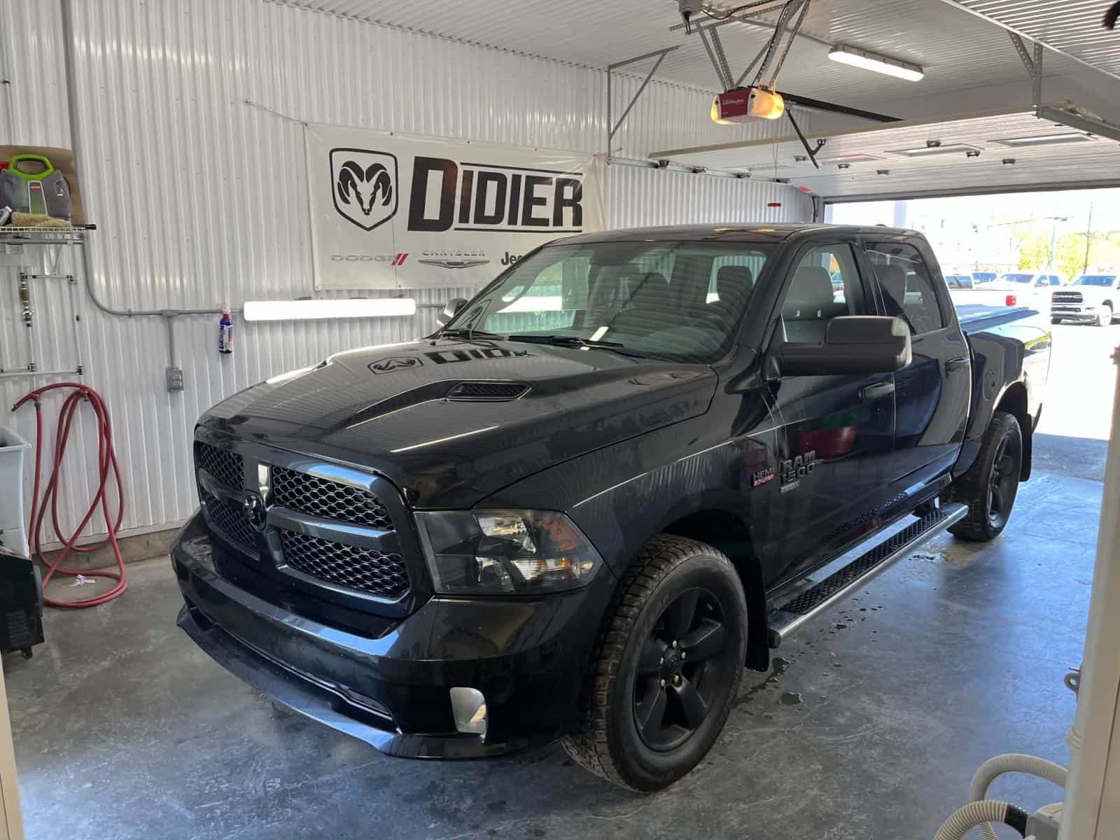 Image 1 RAM 1500 Classic 2019