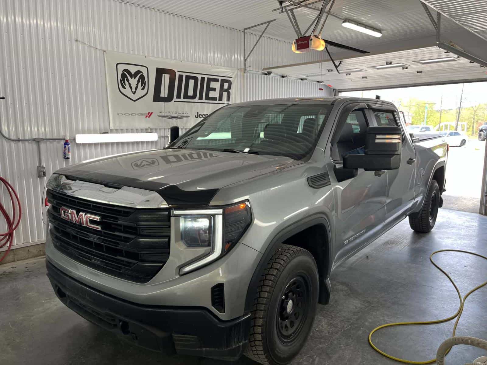 2023 GMC Sierra 1500 Base - Image 1