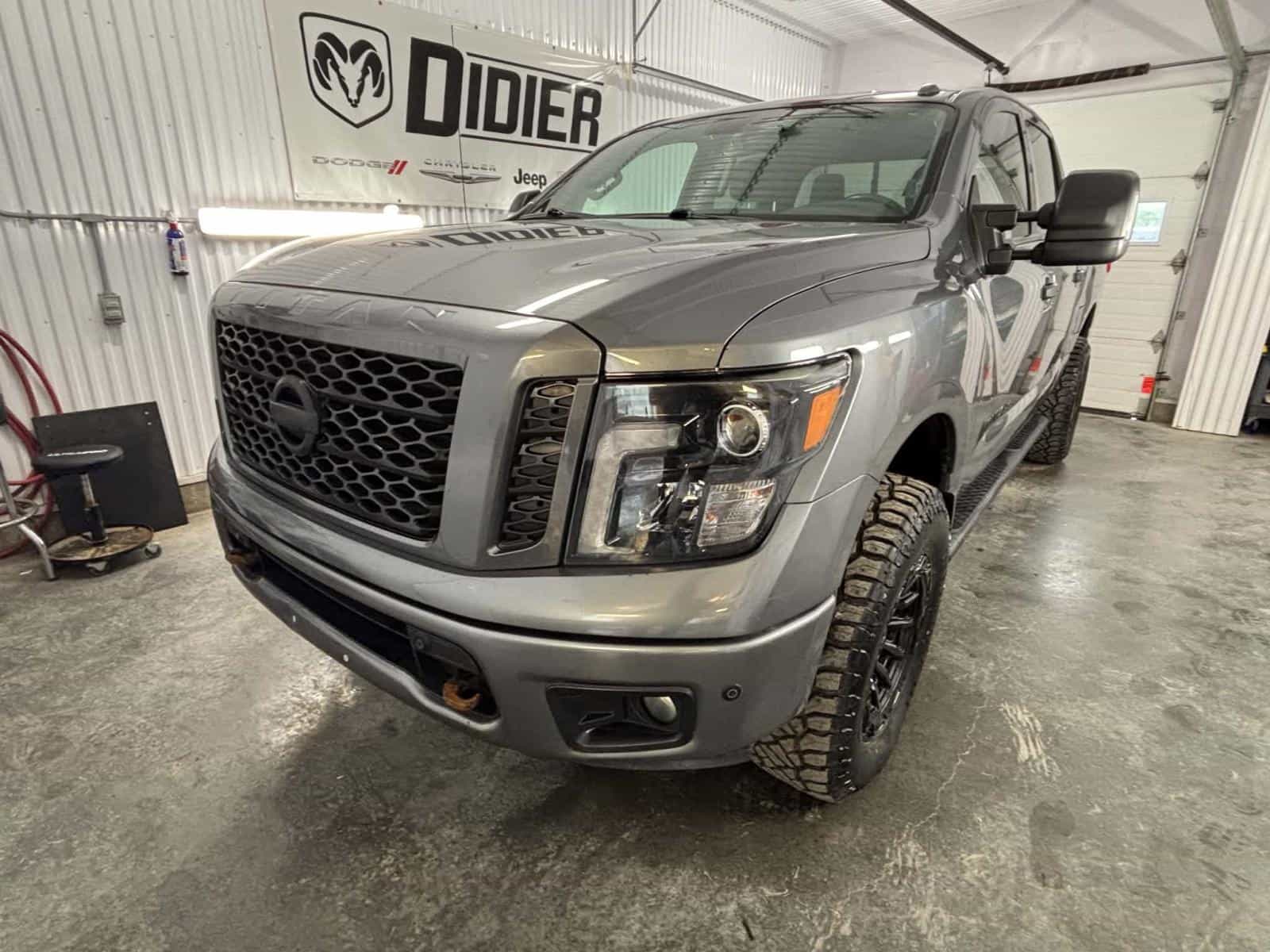 2018 Nissan Titan SV Midnight - Image 1