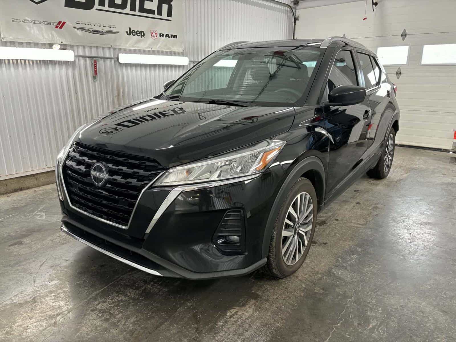 Image 1 Nissan Kicks SV 2023
