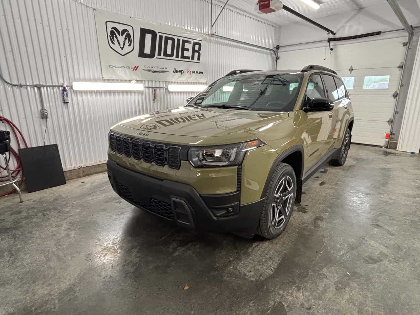 Image 1 Jeep Cherokee Laredo 2026
