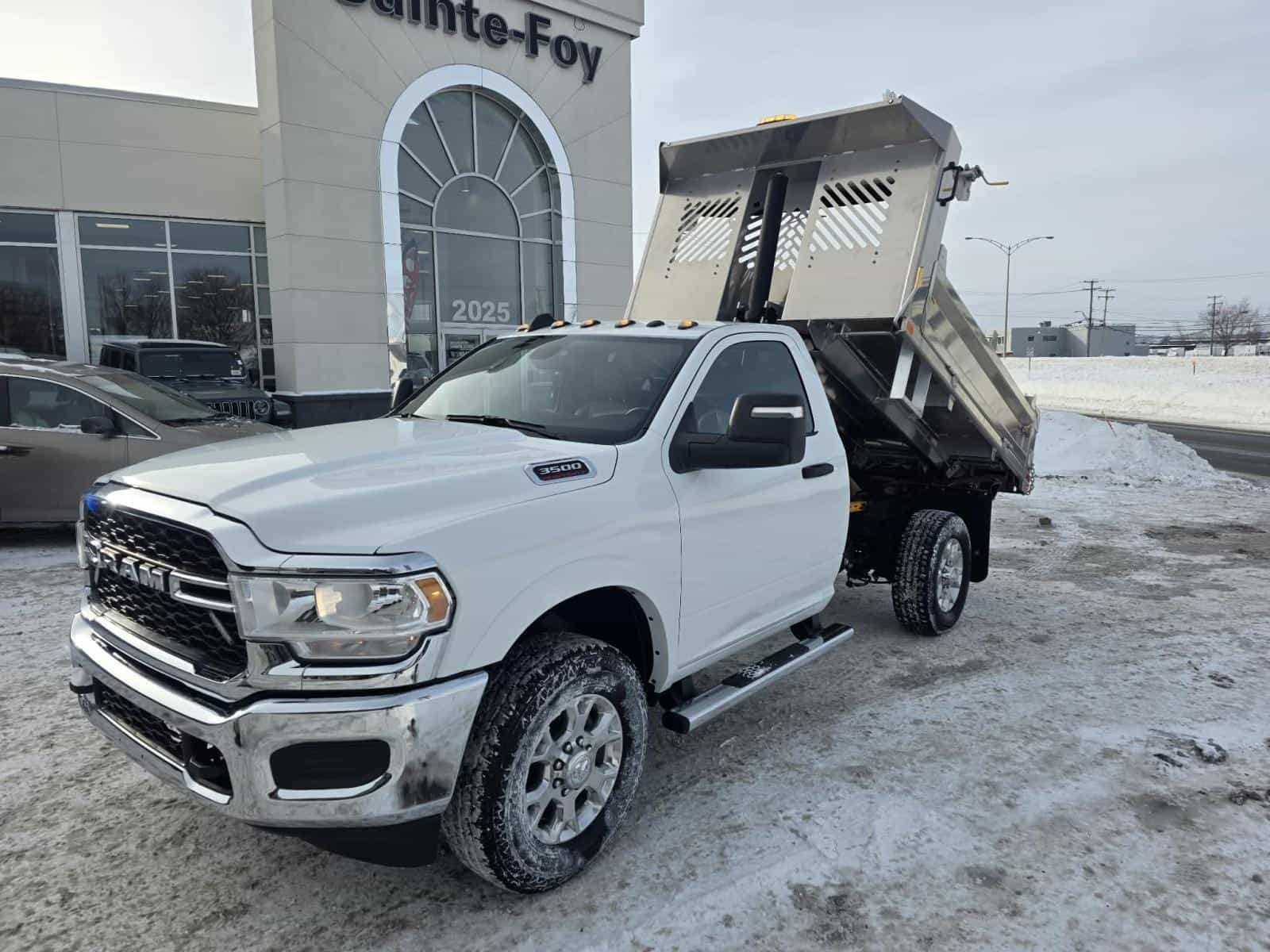 Image 3 RAM Chassis Cab 3500 Chassis Cab Tradesman 2024