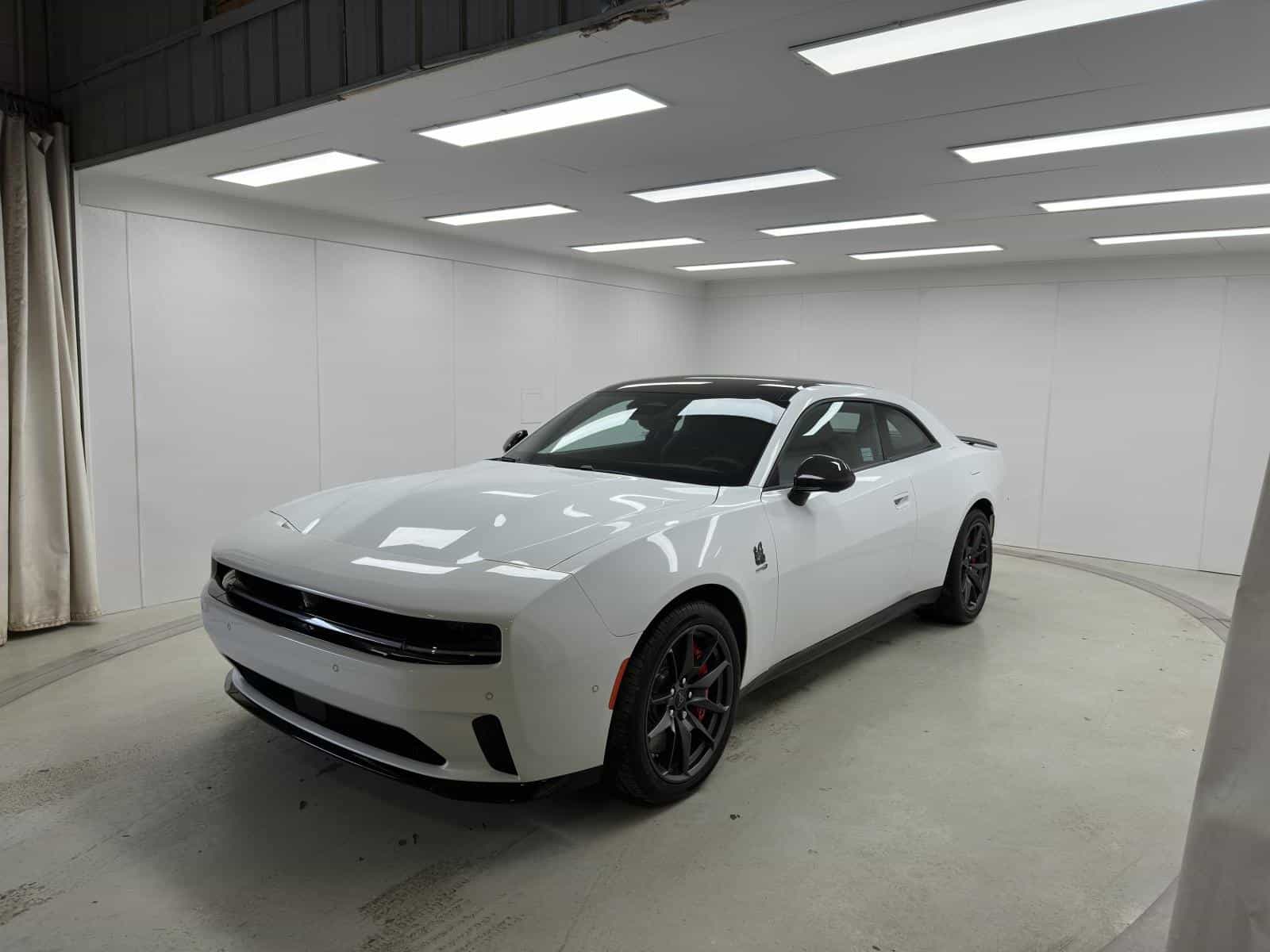 2024 Dodge Charger Daytona Scat Pack - Image 2