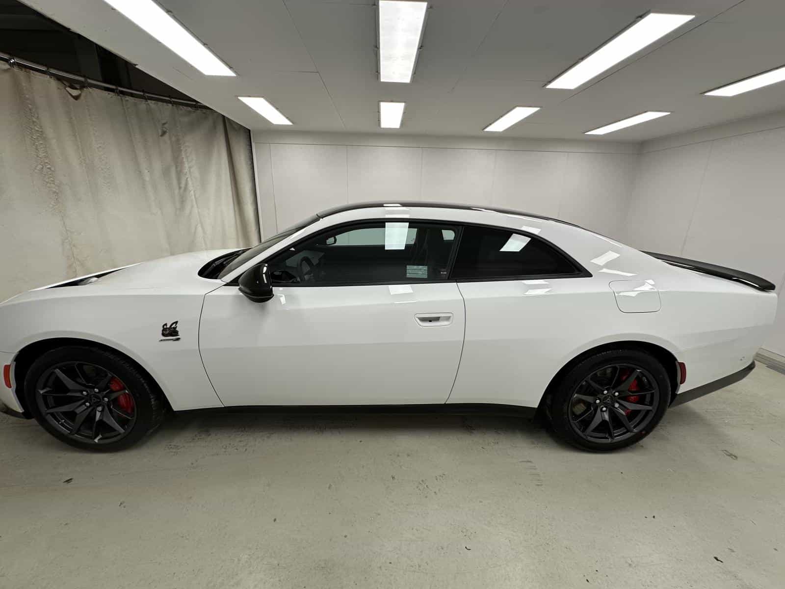 2024 Dodge Charger Daytona Scat Pack - Image 3