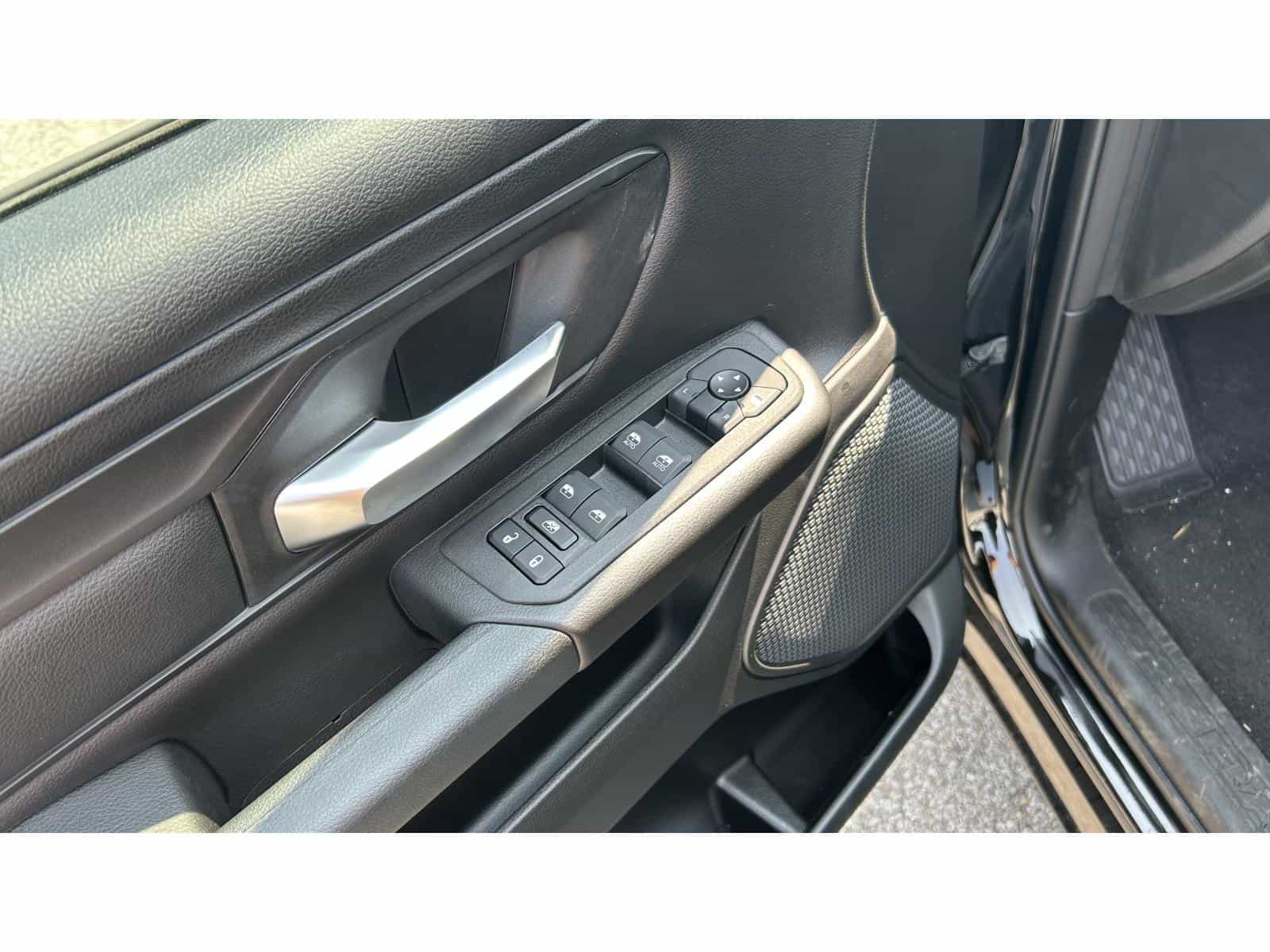 2025 RAM 1500 Warlock - Image 10