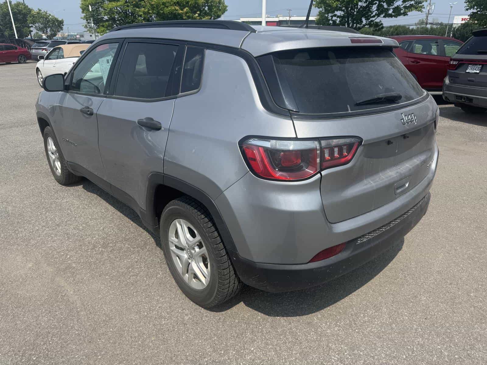 2018 Jeep Compass Sport Sport - Image 2