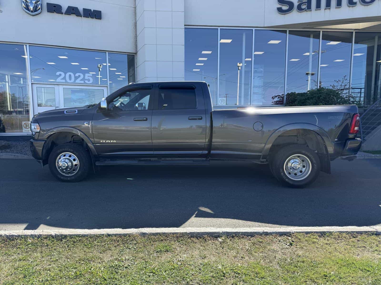 Image 7 RAM 3500 Laramie Laramie 2022