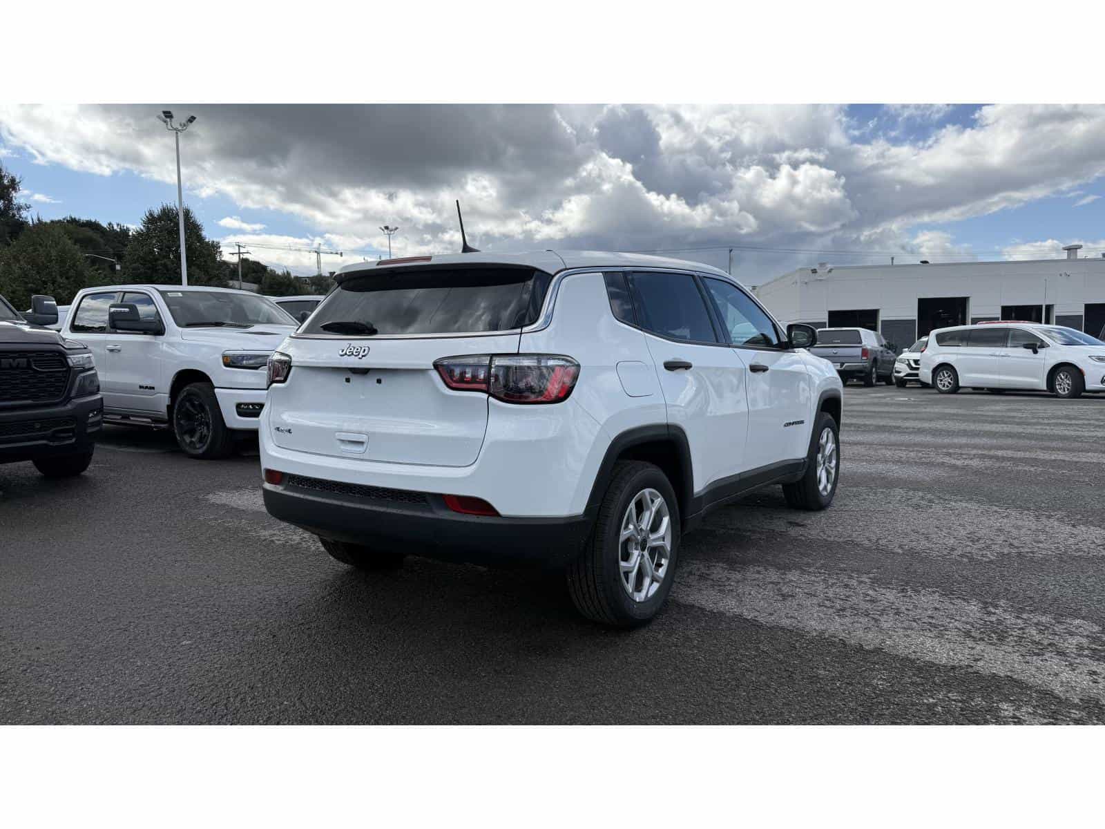 2025 Jeep Compass Sport - Image 5