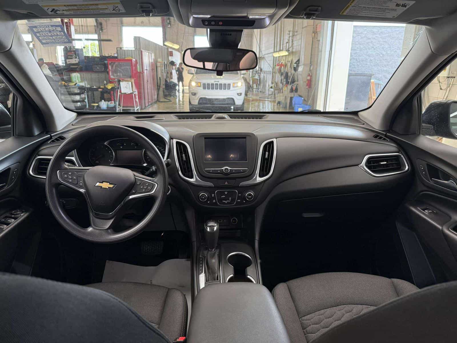 2020 Chevrolet EQUINOX LT LT - Image 10