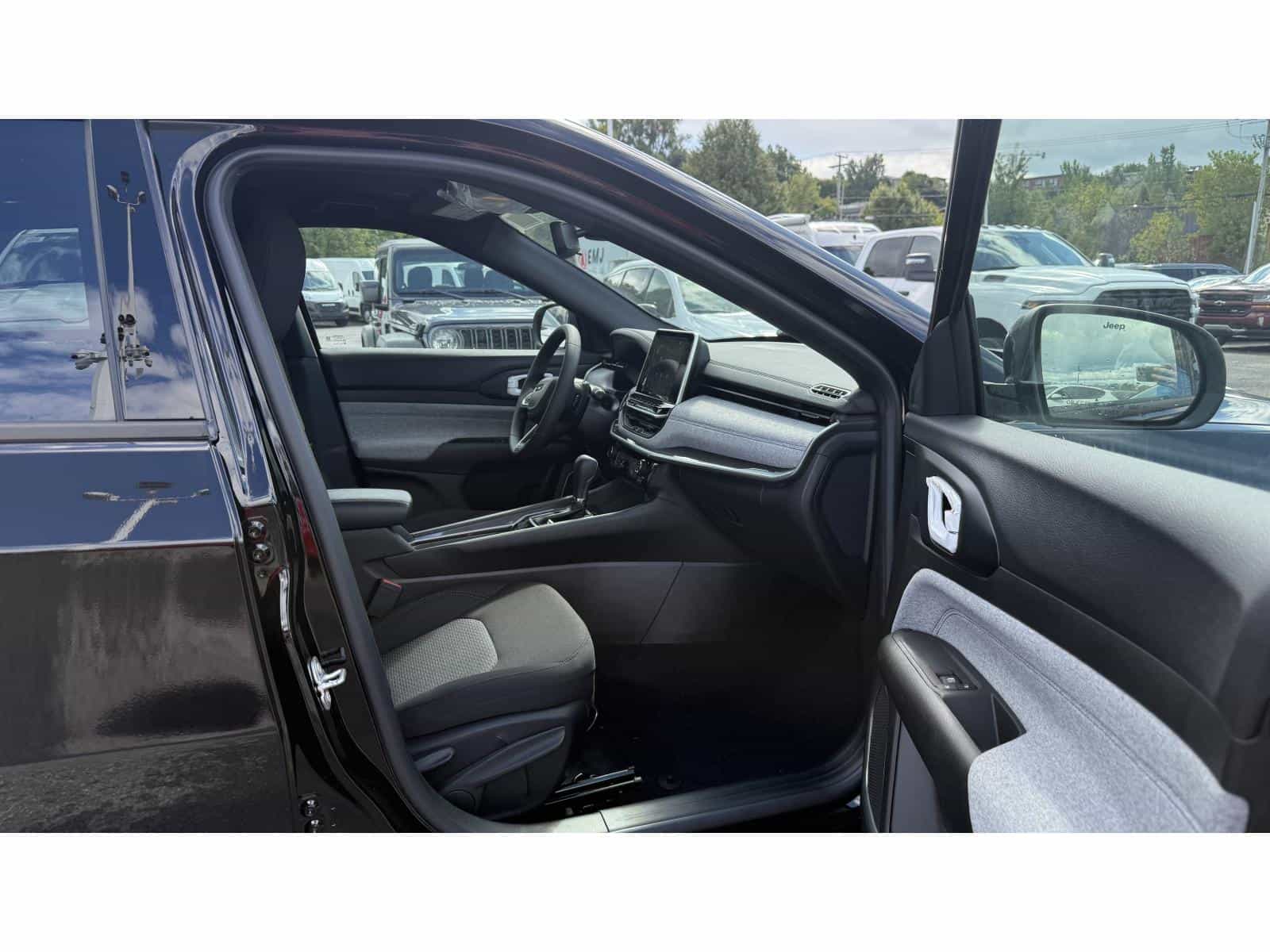 2025 Jeep Compass Sport - Image 6