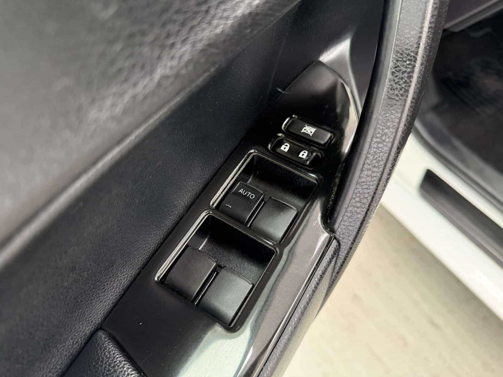 2016 Toyota COROLLA L/LE/S SERIES S - Image 9