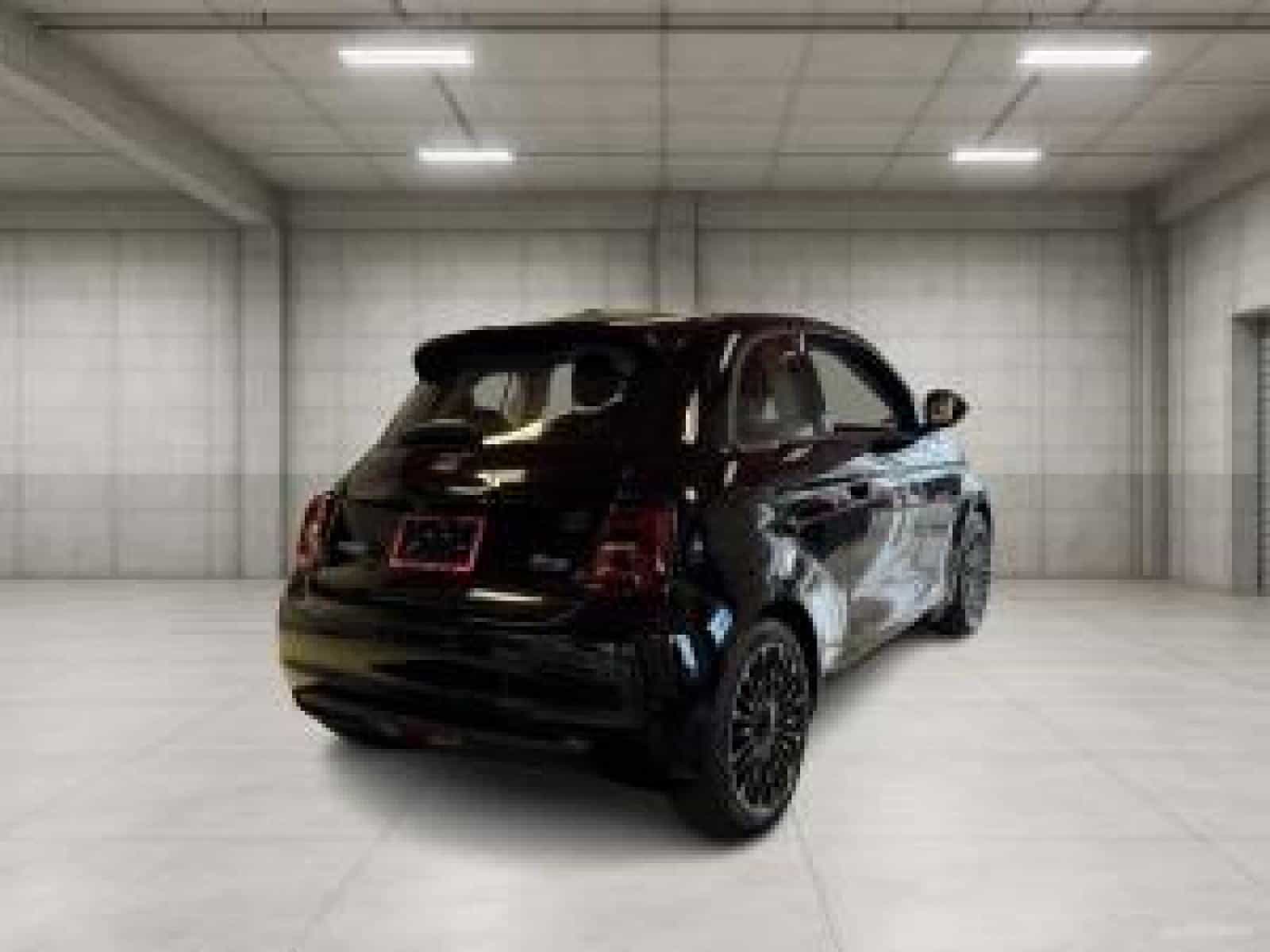 2025 Fiat All-New 500e BEV 500e RED - Image 4
