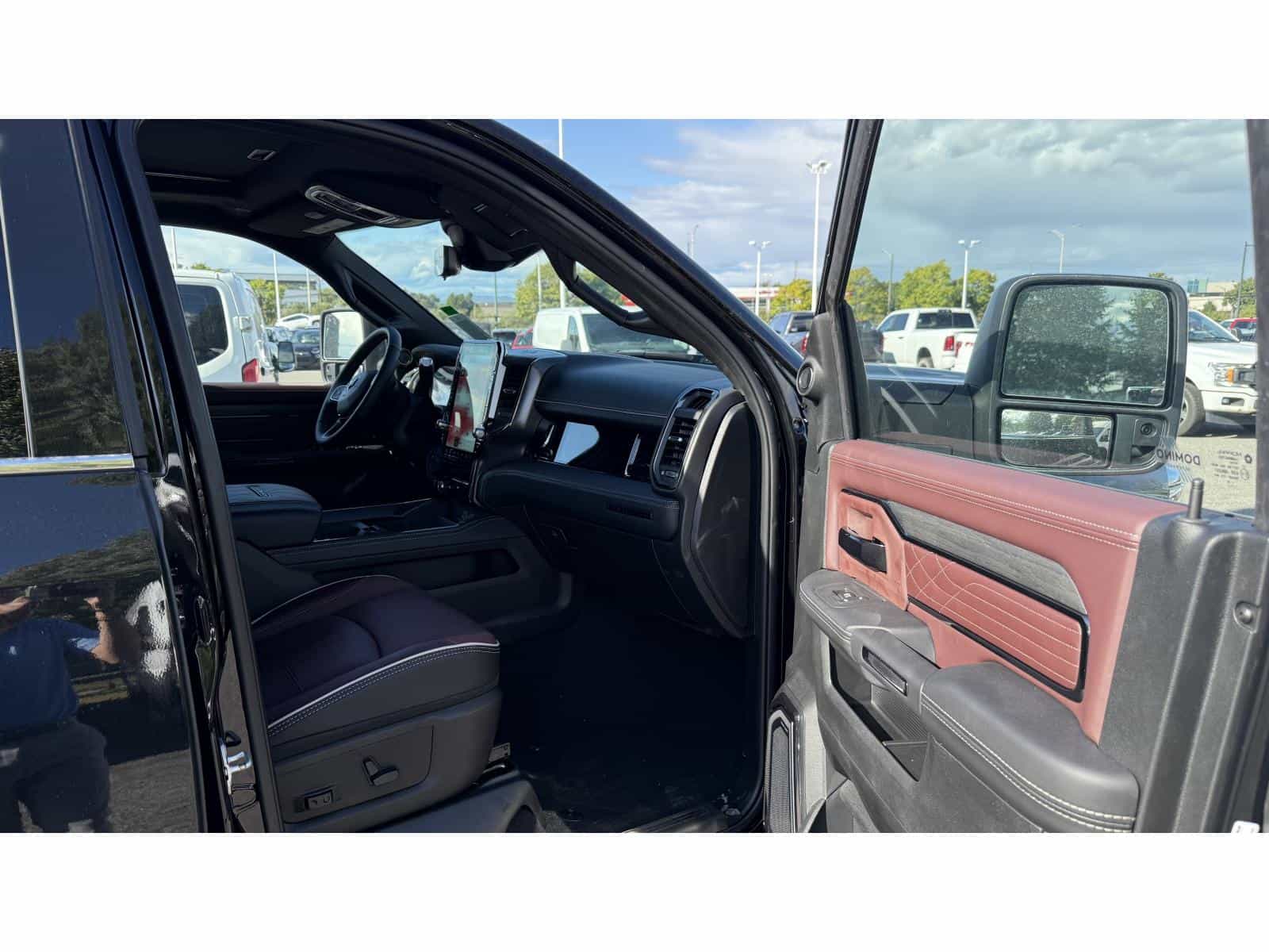 Image 5 RAM 2500 Limited 2025