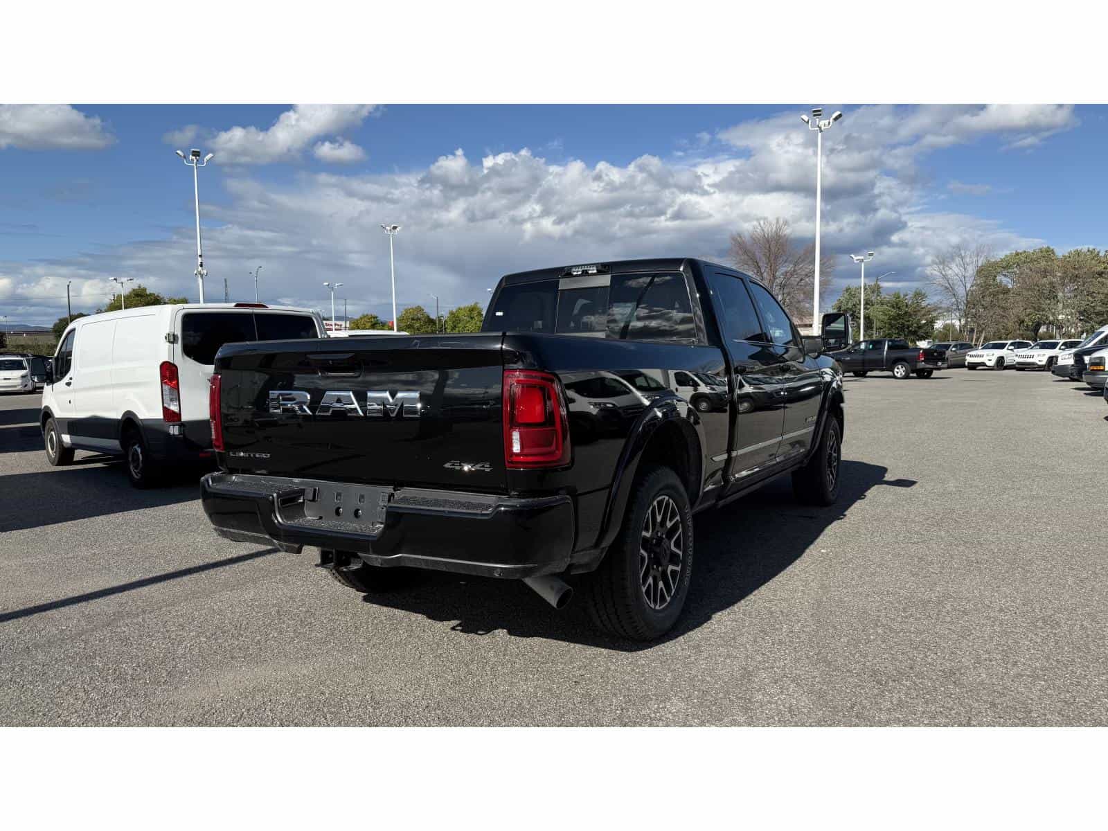 Image 3 RAM 2500 Limited 2025