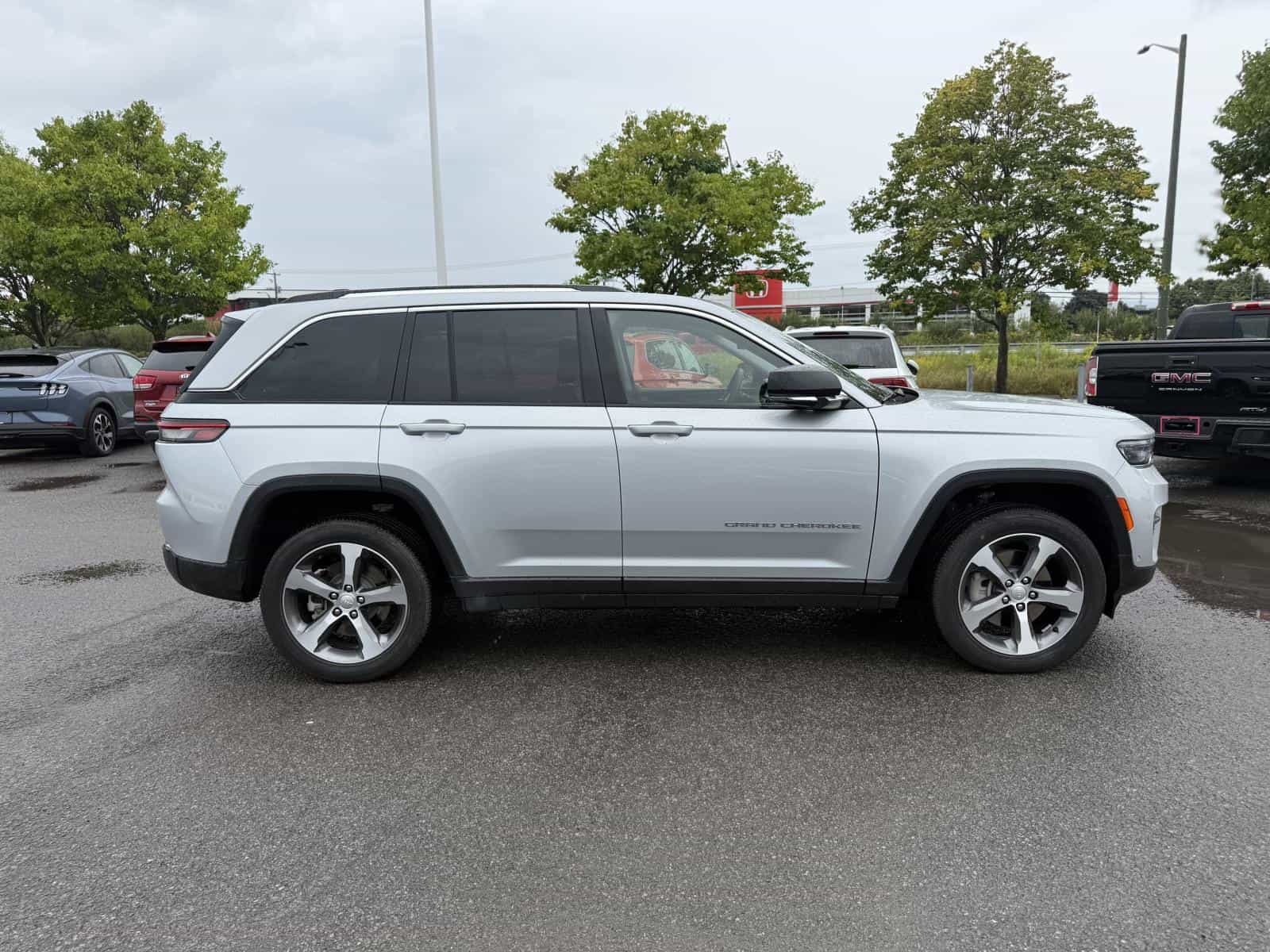 2023 Jeep Grand Cherokee Limited 4Xe Base 4XE - Image 4