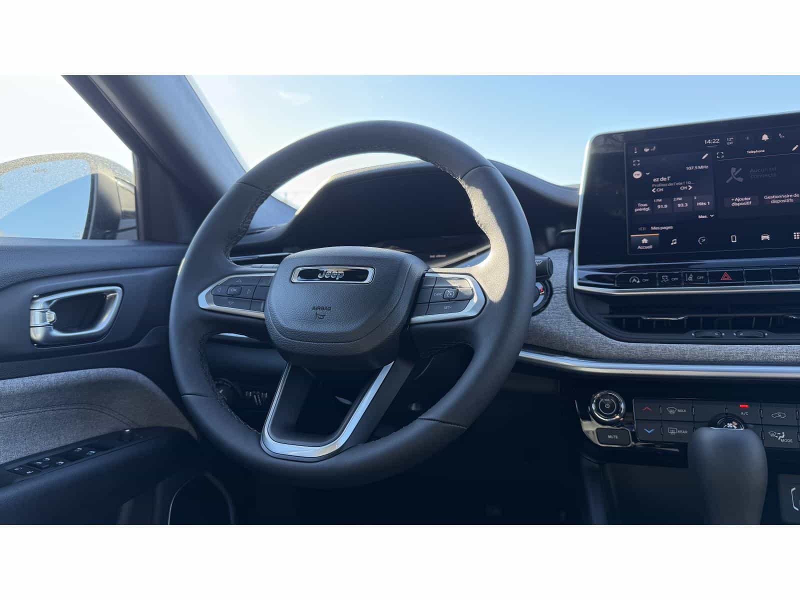 Image 12 Jeep Compass North 2026