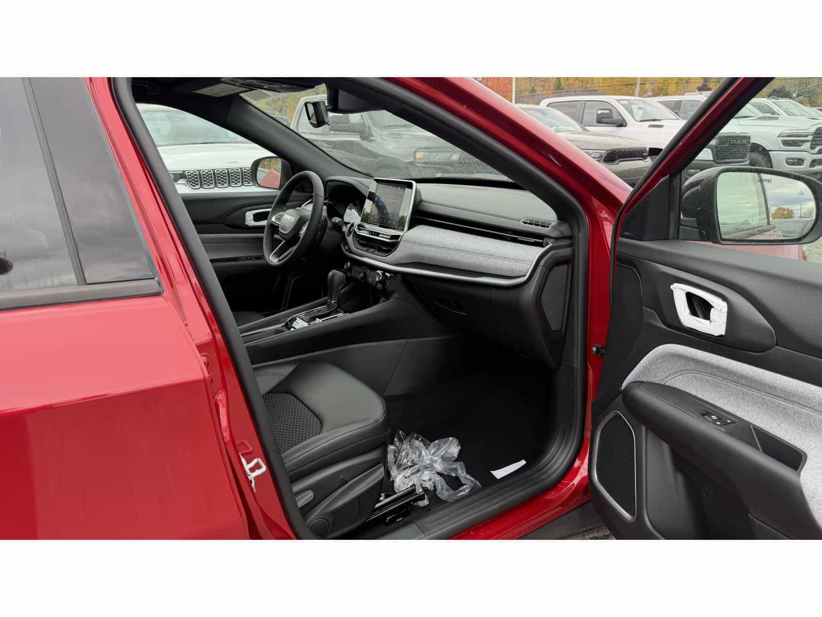 Image 5 Jeep Compass North 2026