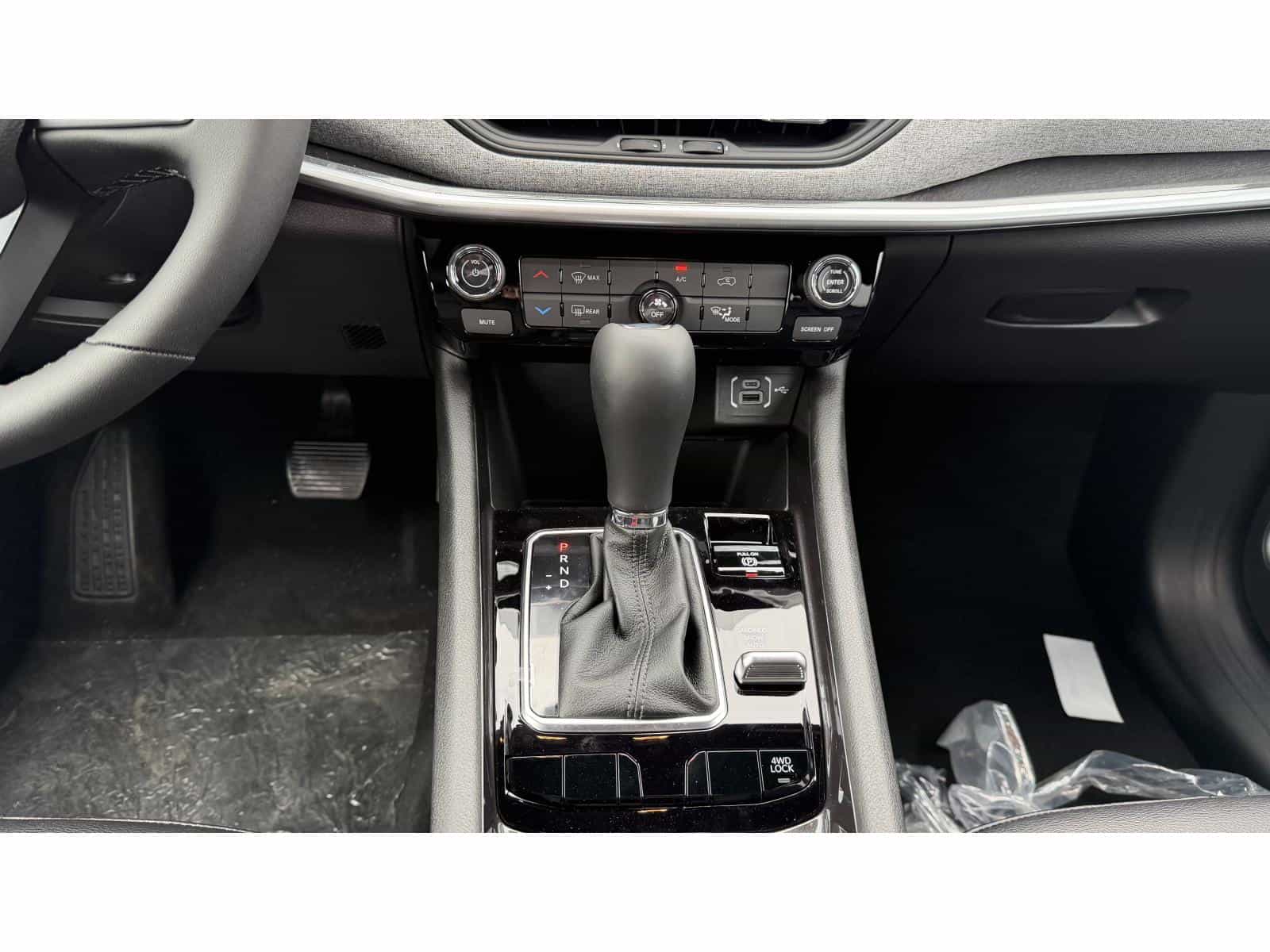 Image 13 Jeep Compass North 2026