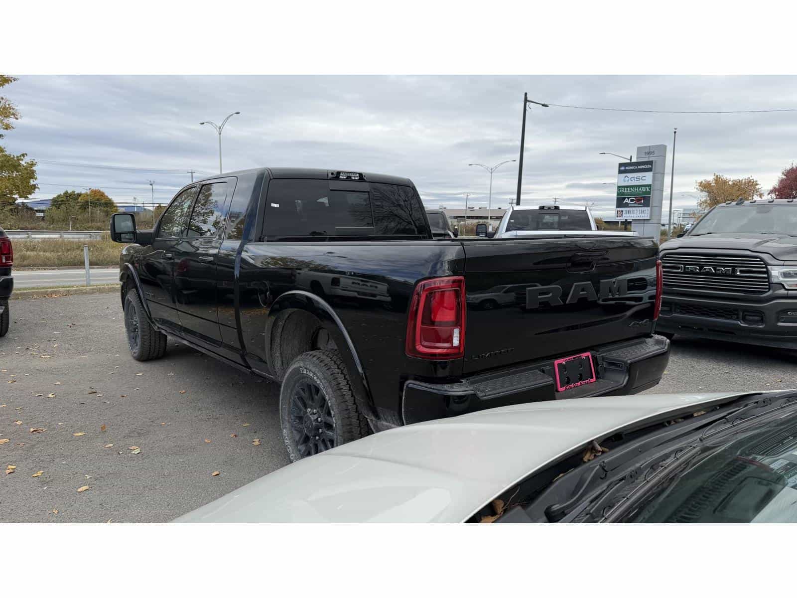 Image 4 RAM 2500 Limited 2026