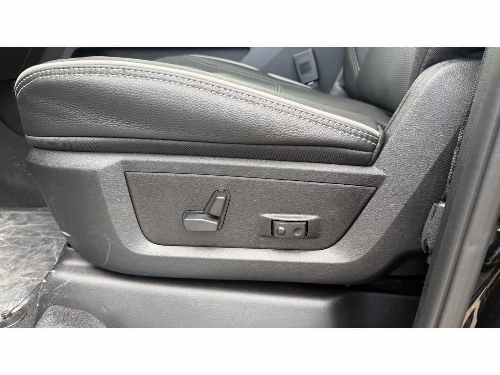 Image 12 RAM 2500 Limited 2026