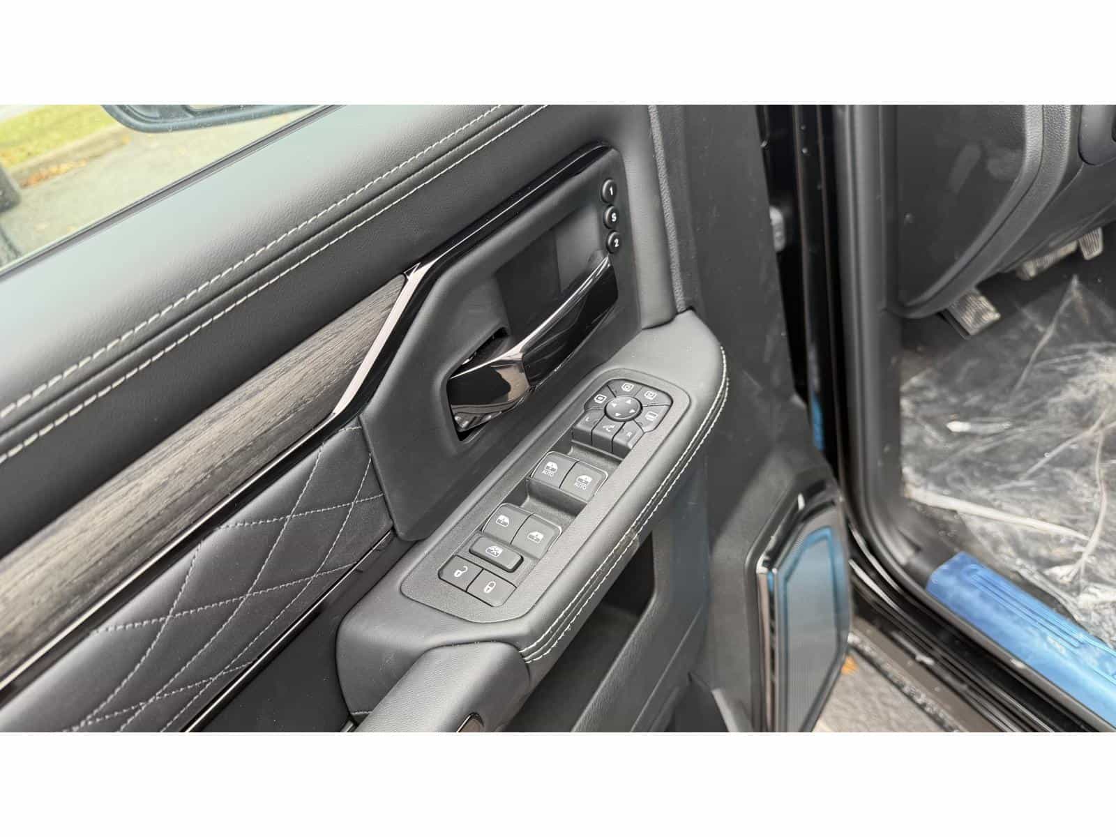 Image 11 RAM 2500 Limited 2026