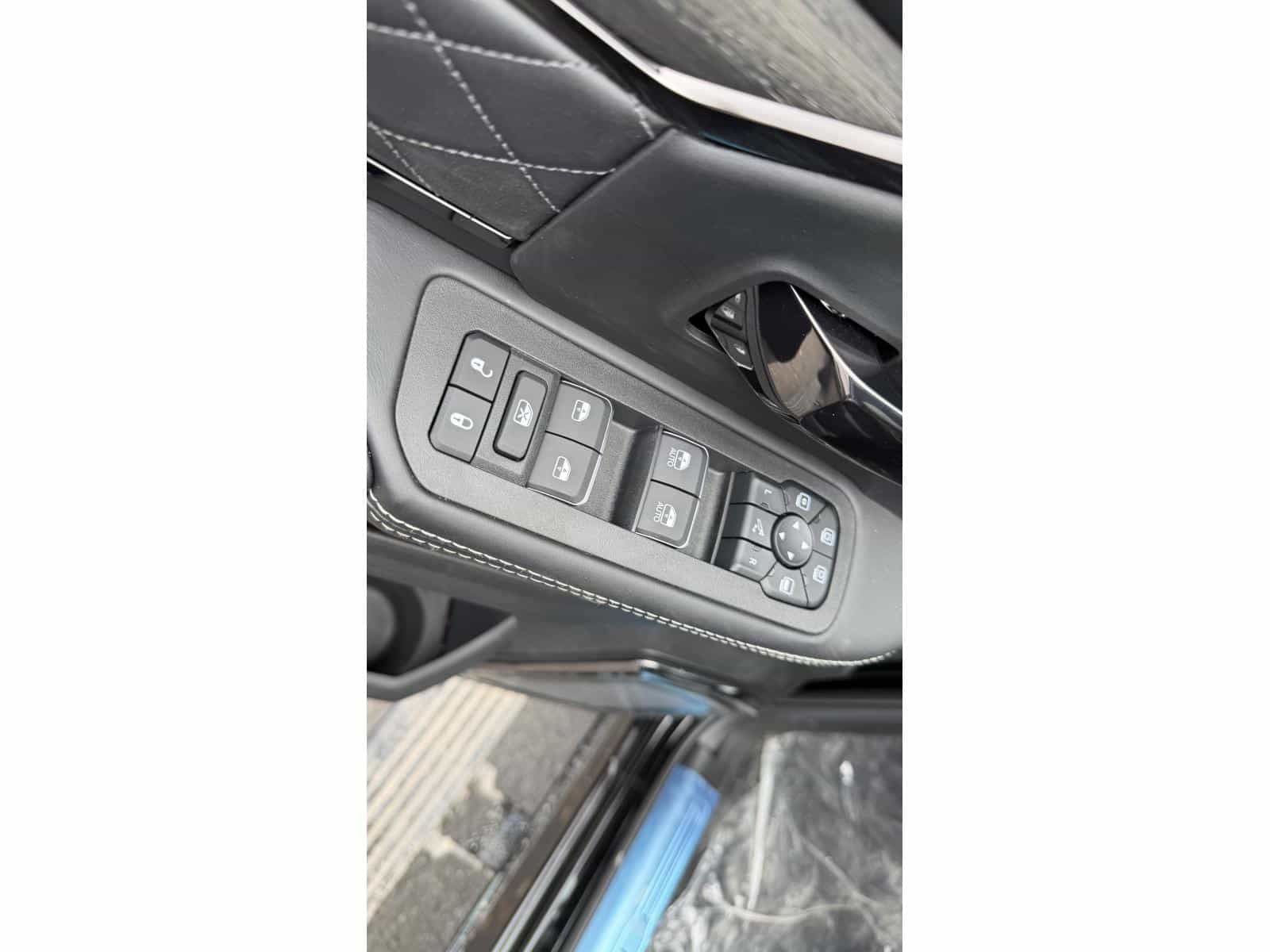 Image 10 RAM 2500 Limited 2026