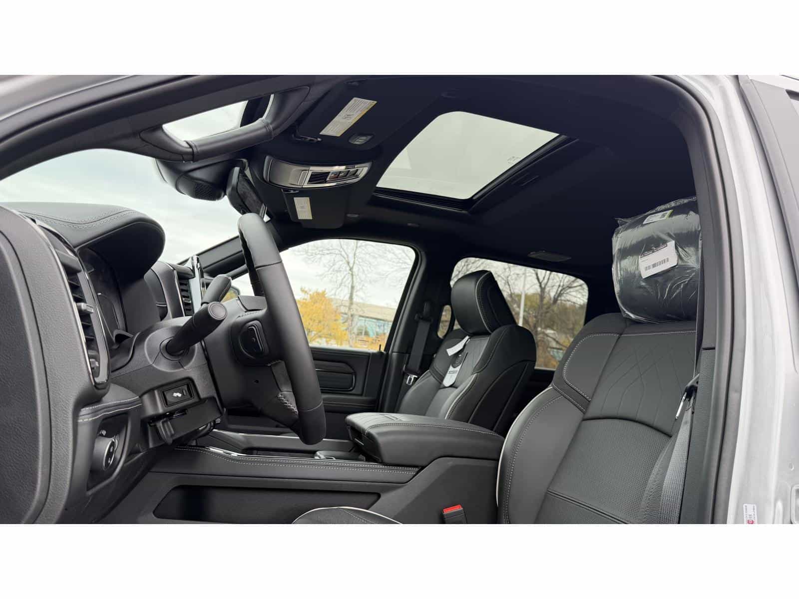 Image 13 RAM 2500 Limited 2026