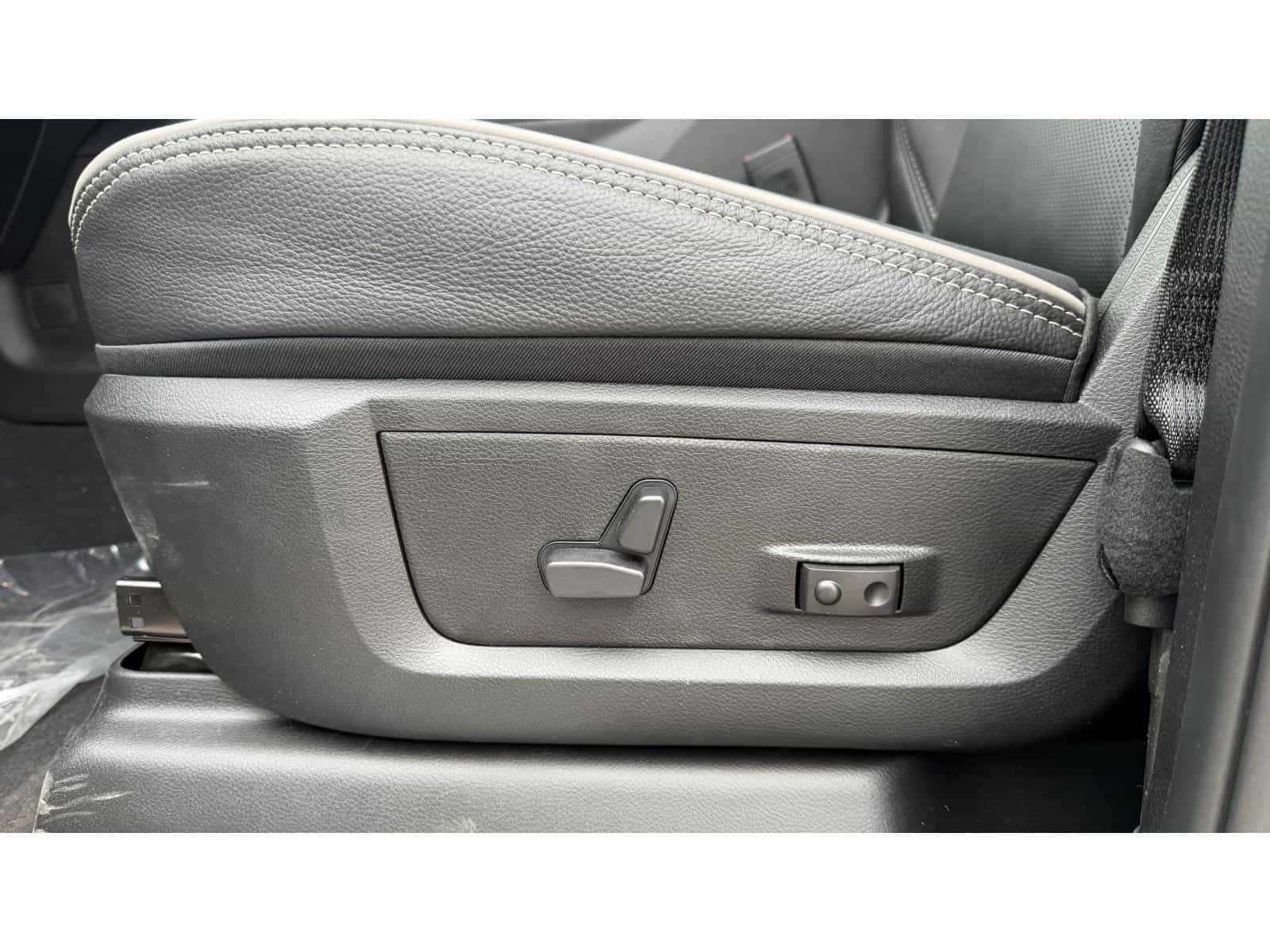 Image 11 RAM 2500 Limited 2026