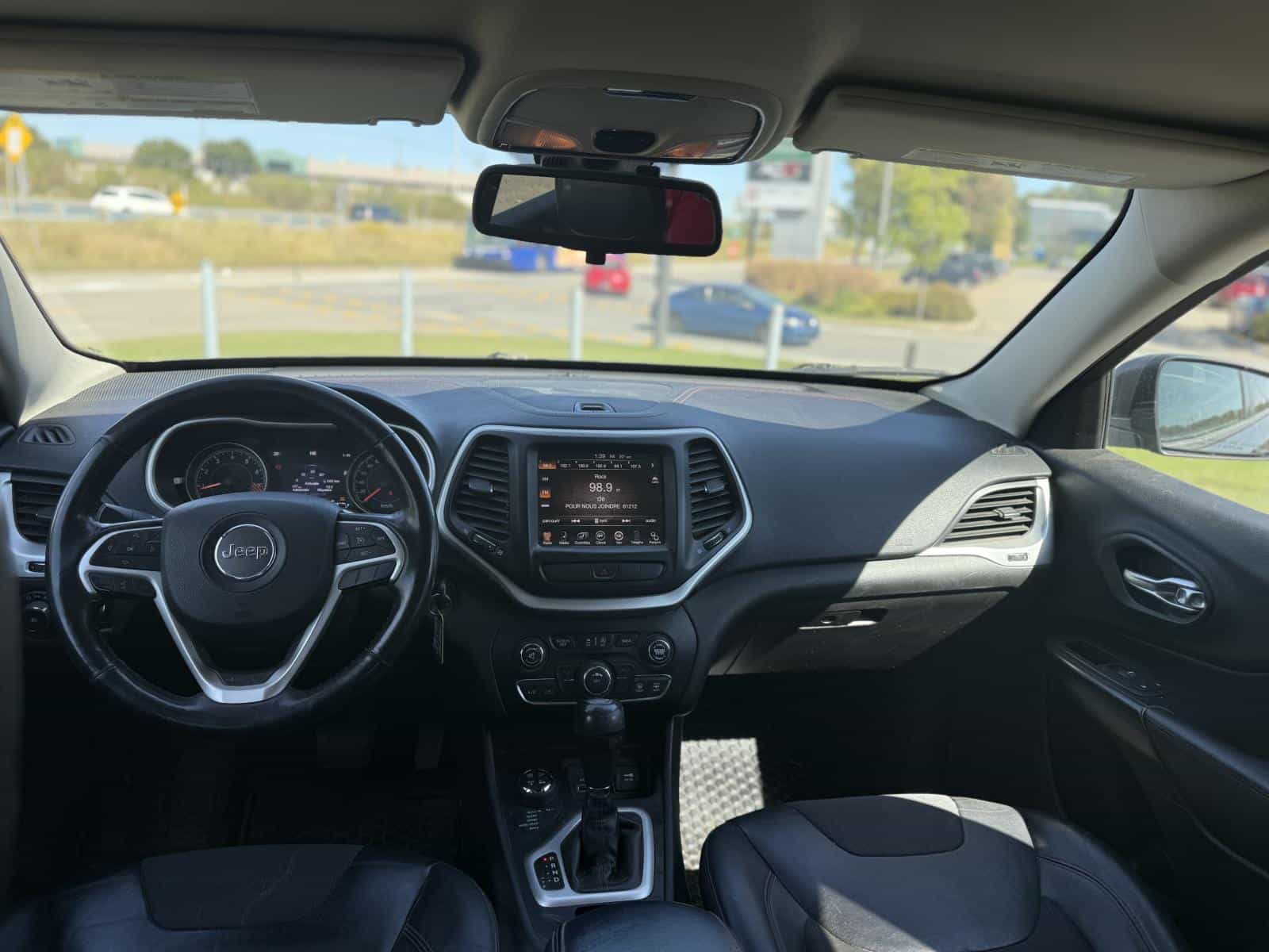 2015 Jeep CHEROKEE TRAILHAWK Trailhawk - Image 8