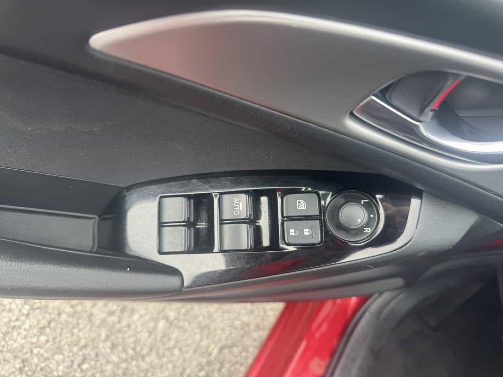 2018 Mazda MAZDA3 SPORT Sport GX - Image 9